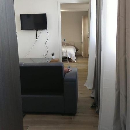 2 Piece Avec Terrasse Ensoleille Appartement Suresnes Buitenkant foto