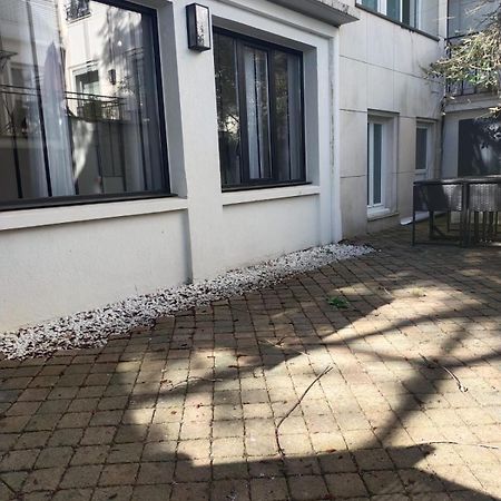 2 Piece Avec Terrasse Ensoleille Appartement Suresnes Buitenkant foto