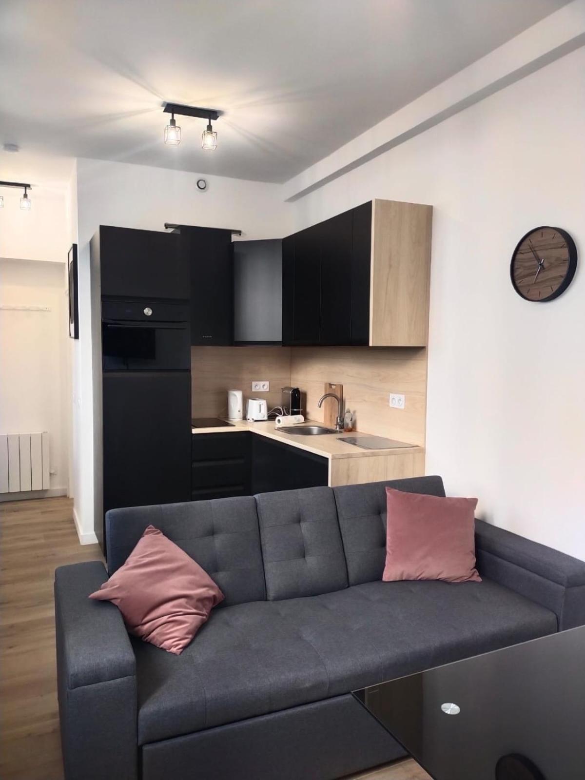 2 Piece Avec Terrasse Ensoleille Appartement Suresnes Buitenkant foto