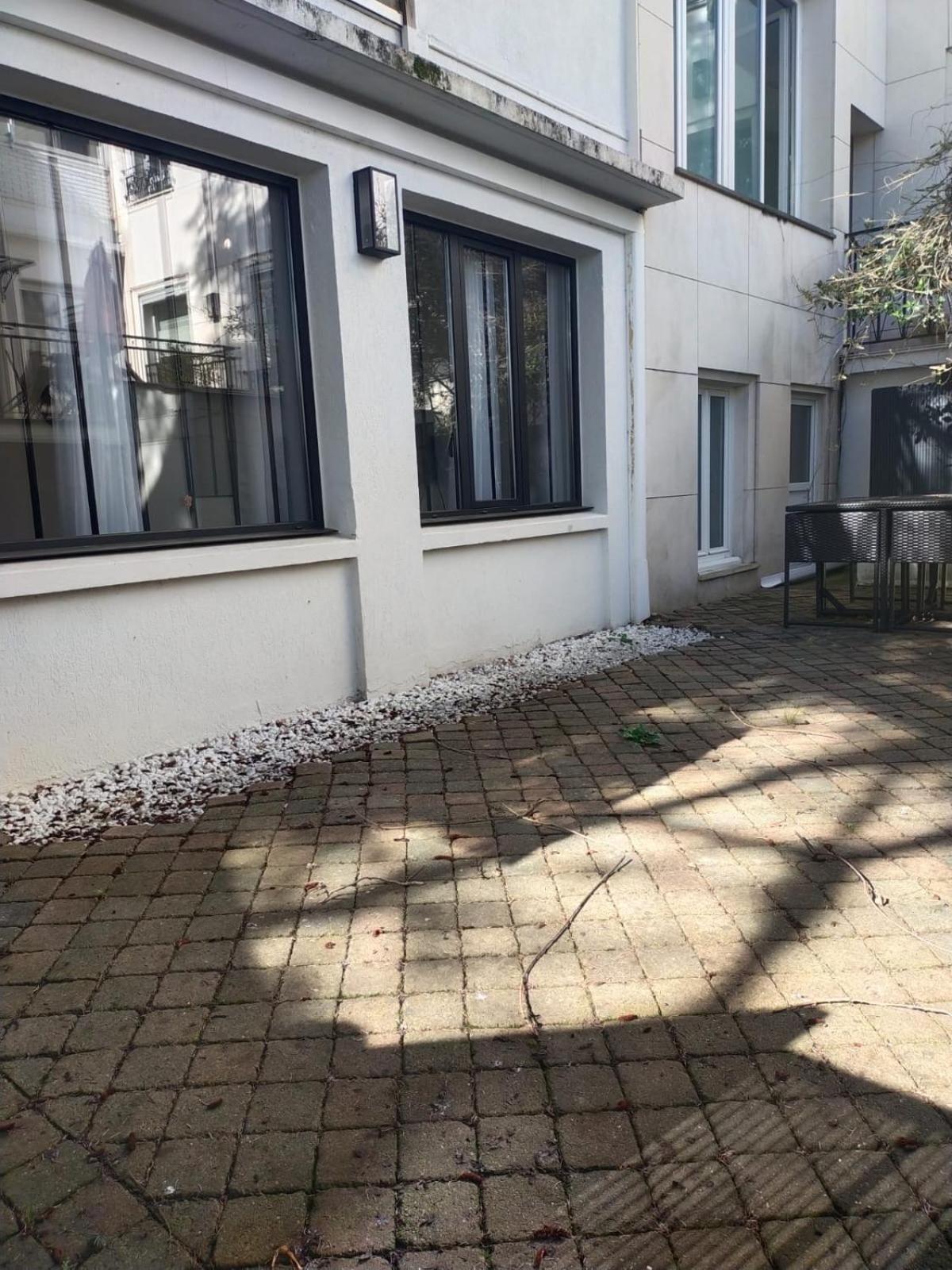 2 Piece Avec Terrasse Ensoleille Appartement Suresnes Buitenkant foto